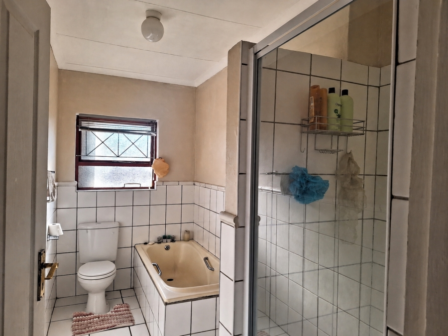 3 Bedroom Property for Sale in Strelitzia Park Eastern Cape